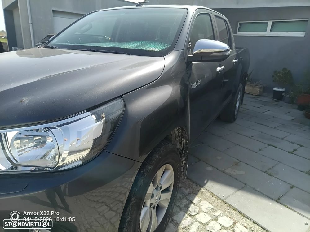Toyota Hilux 2.4 D-4D 2WD CD Tracker - 7