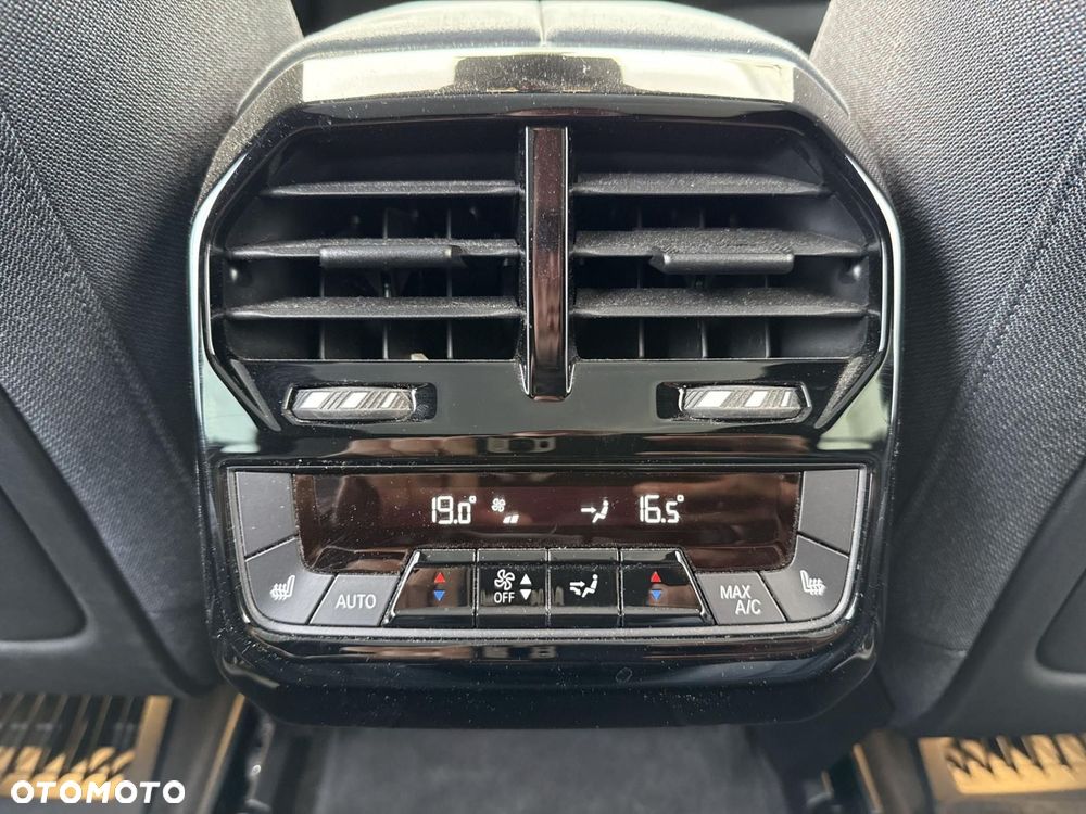 BMW iX - 30