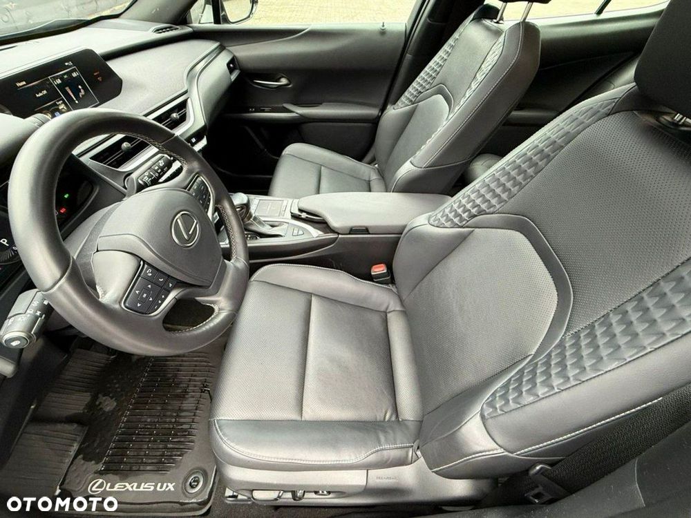 Lexus UX - 26