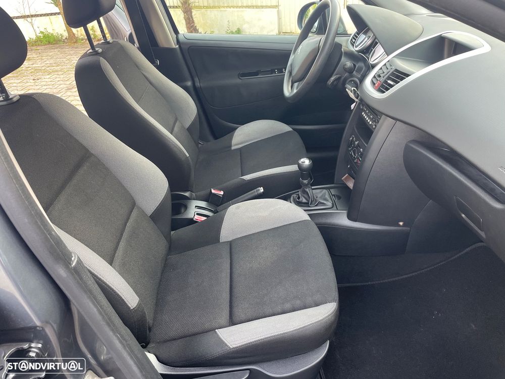 Peugeot 207 1.4 16V Trendy - 23