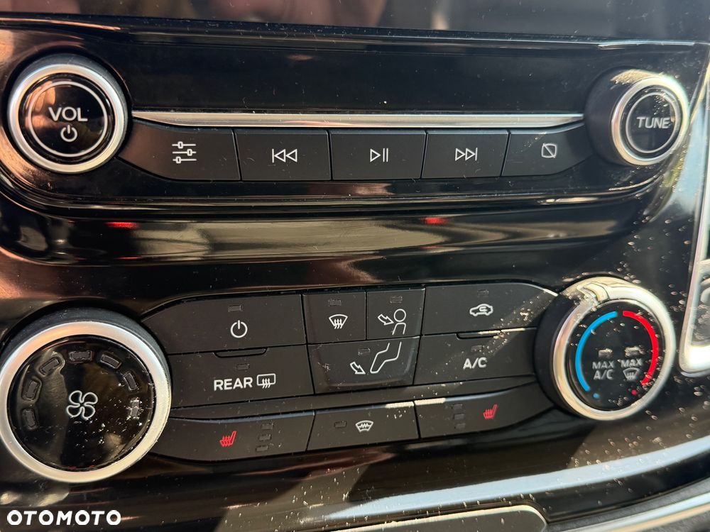 Ford Tourneo Custom 320 L2H1 VA Autm Titanium X - 18