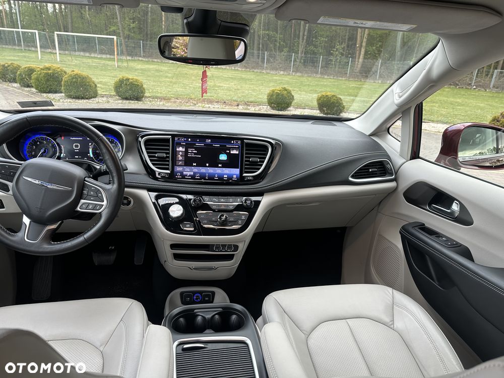 Chrysler Pacifica - 28