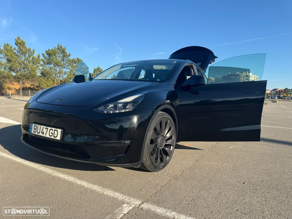 Tesla Model Y Performance Dual Motor AWD - 42