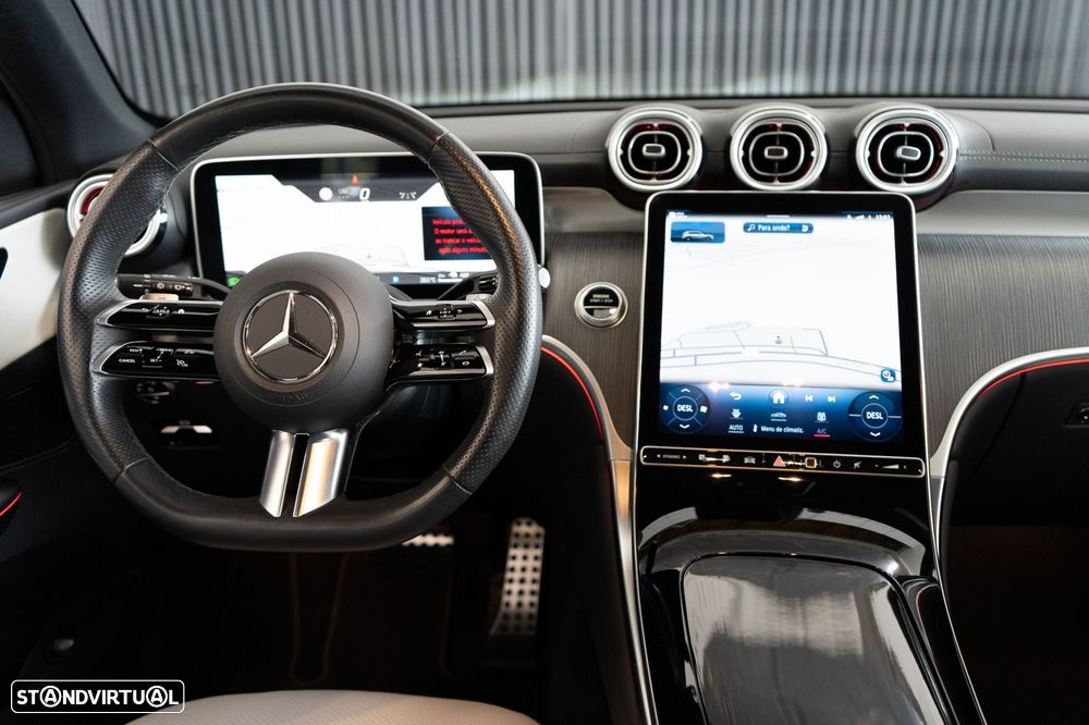 Mercedes-Benz GLC 300 e 4Matic 9G-TRONIC AMG Line Advanced - 48
