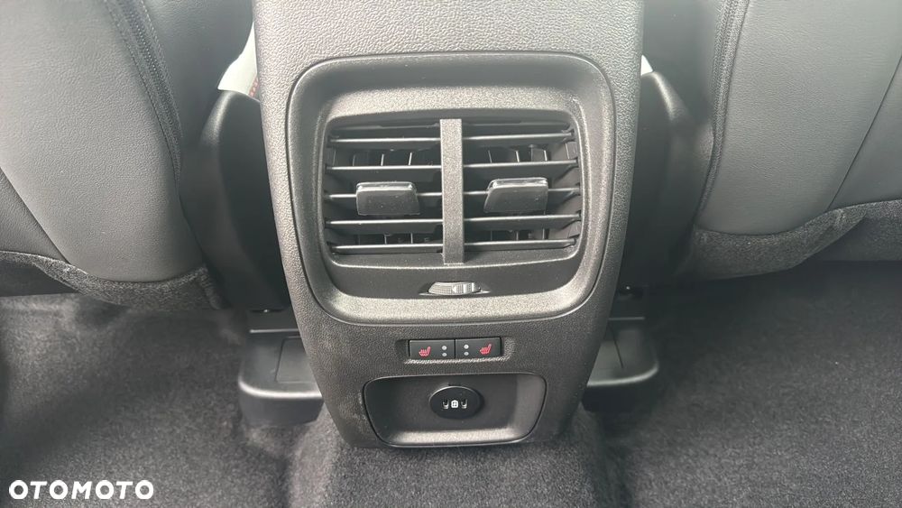 Ford Kuga - 10