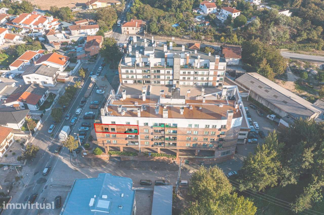 Apartamento T3 Remodelado com Varanda, Garagem e Arrumos na Maia - Grande imagem: 2/53
