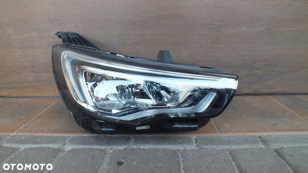 Lampa przednia prawa OpelGrandland X Led - 1