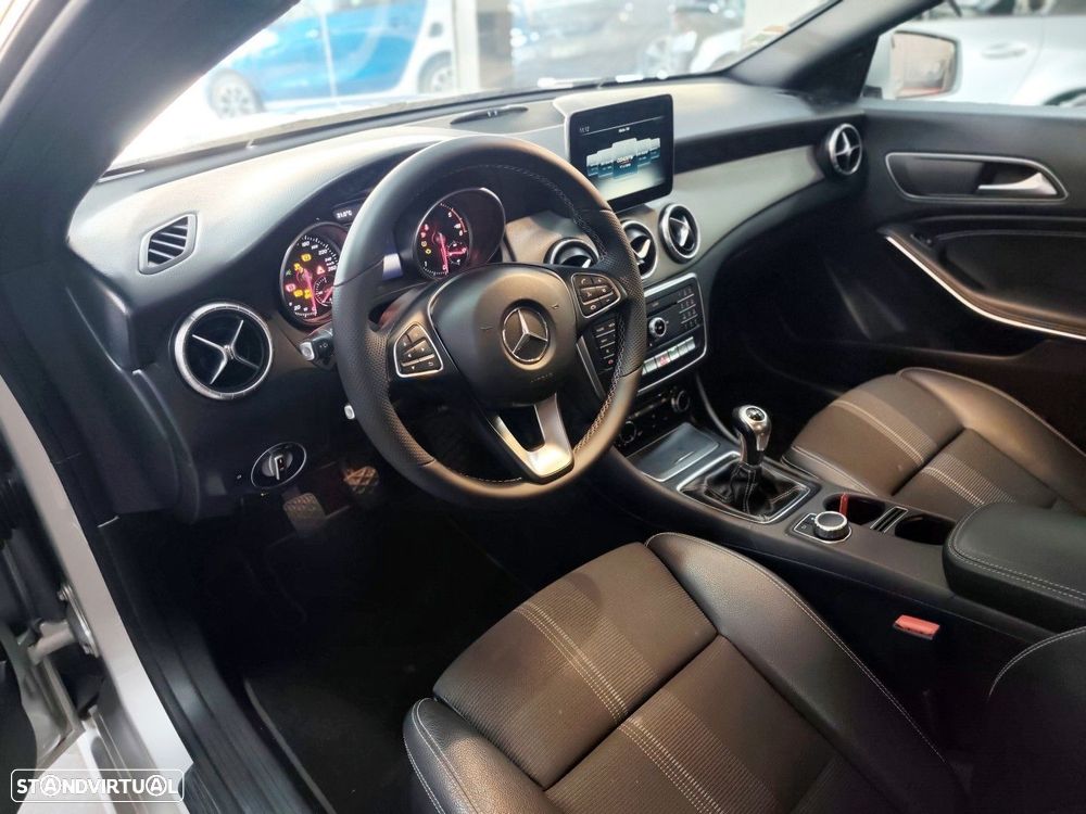 Mercedes-Benz CLA 180 d Urban - 12