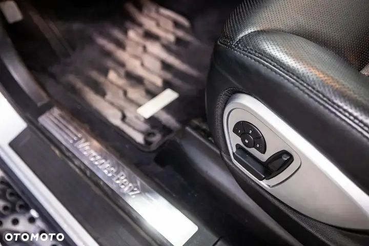 Mercedes-Benz GL 500 4Matic 7G-TRONIC - 29