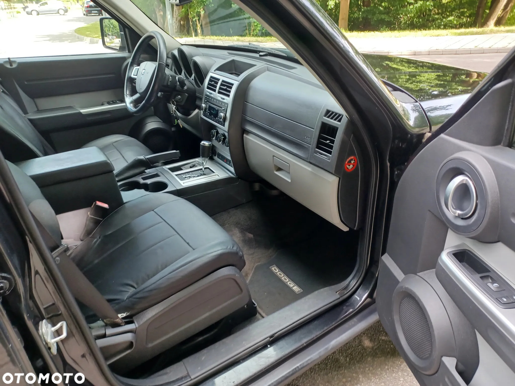 Dodge Nitro 2.8 CRD RT - 12
