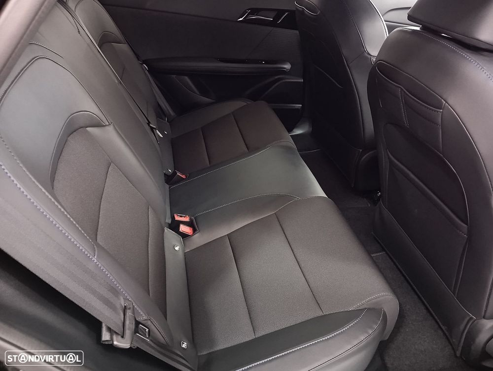 MG MG4 64 kWh Luxury - 15