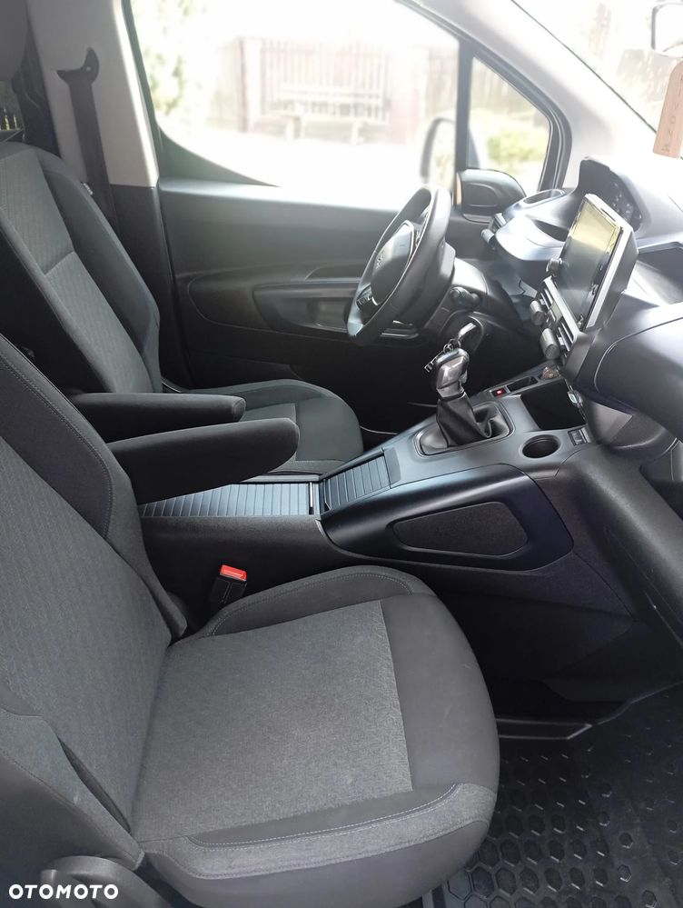 Peugeot Rifter - 8