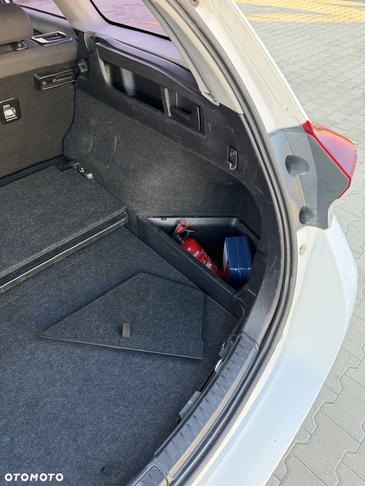 Toyota Auris - 13