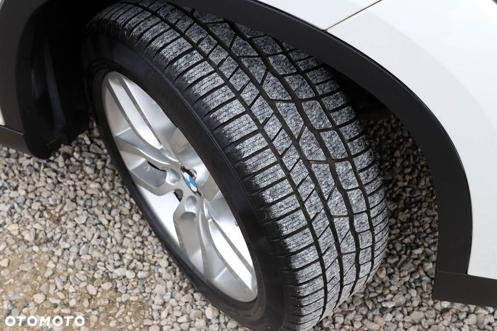 BMW X1 sDrive18d xLine - 36