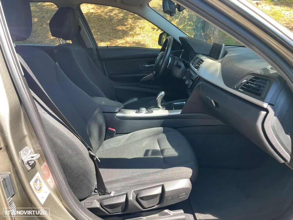 BMW 320 d Line Luxury Auto - 24