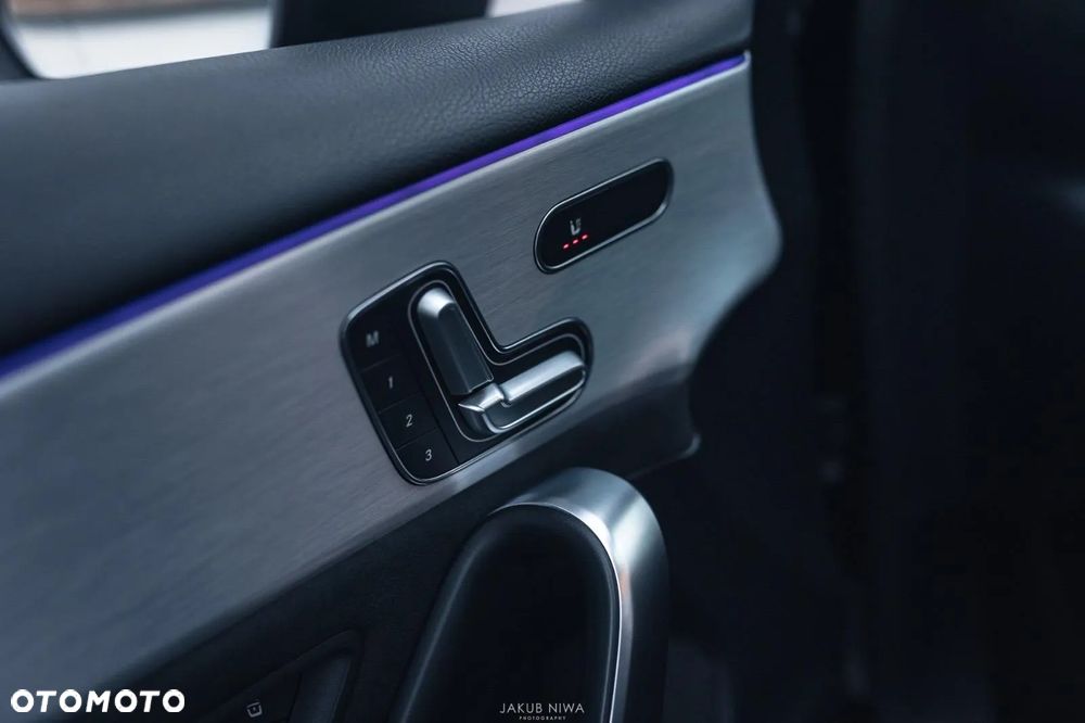 Mercedes-Benz Klasa A 35 AMG 4-Matic 7G-DCT - 8