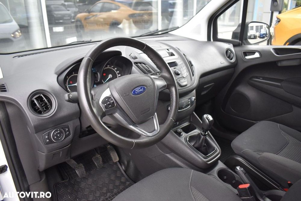 Ford Transit Courier - 18
