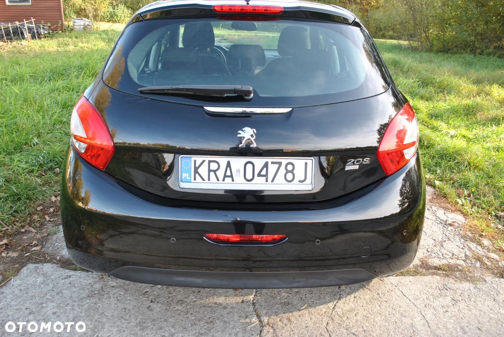 Peugeot 208 2012 photo 4