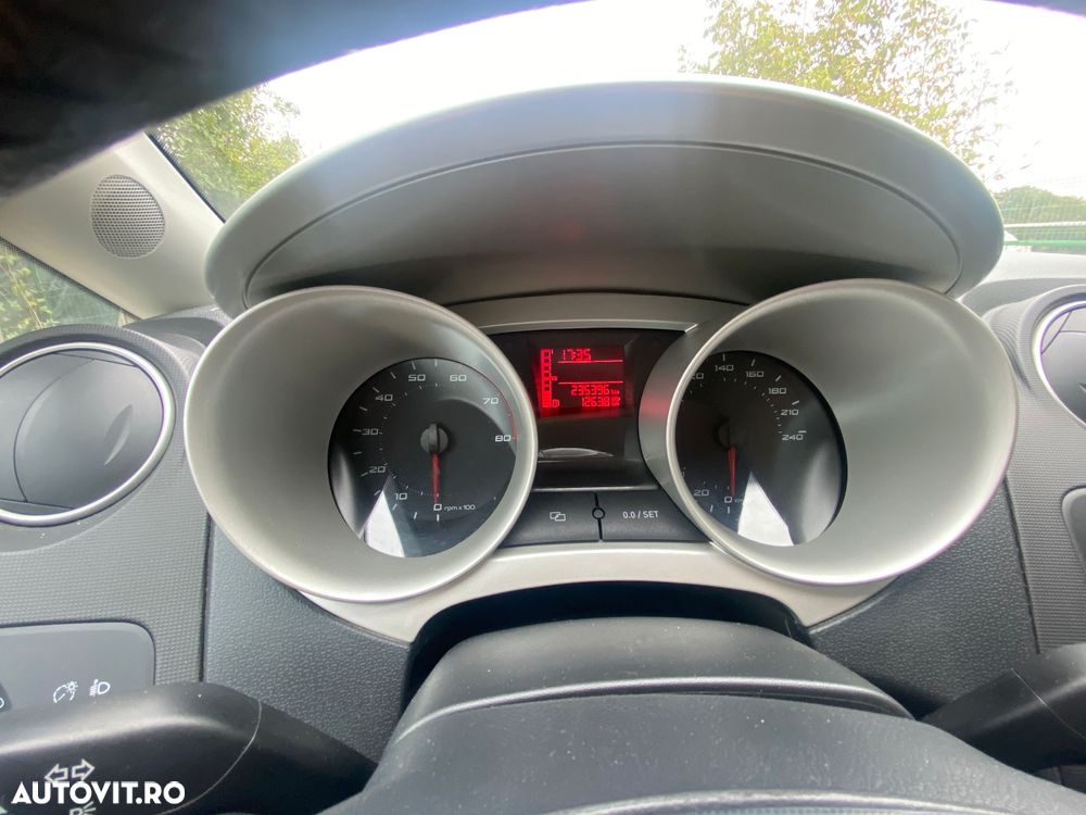 Seat Ibiza SC 1.6 16V Sport - 6