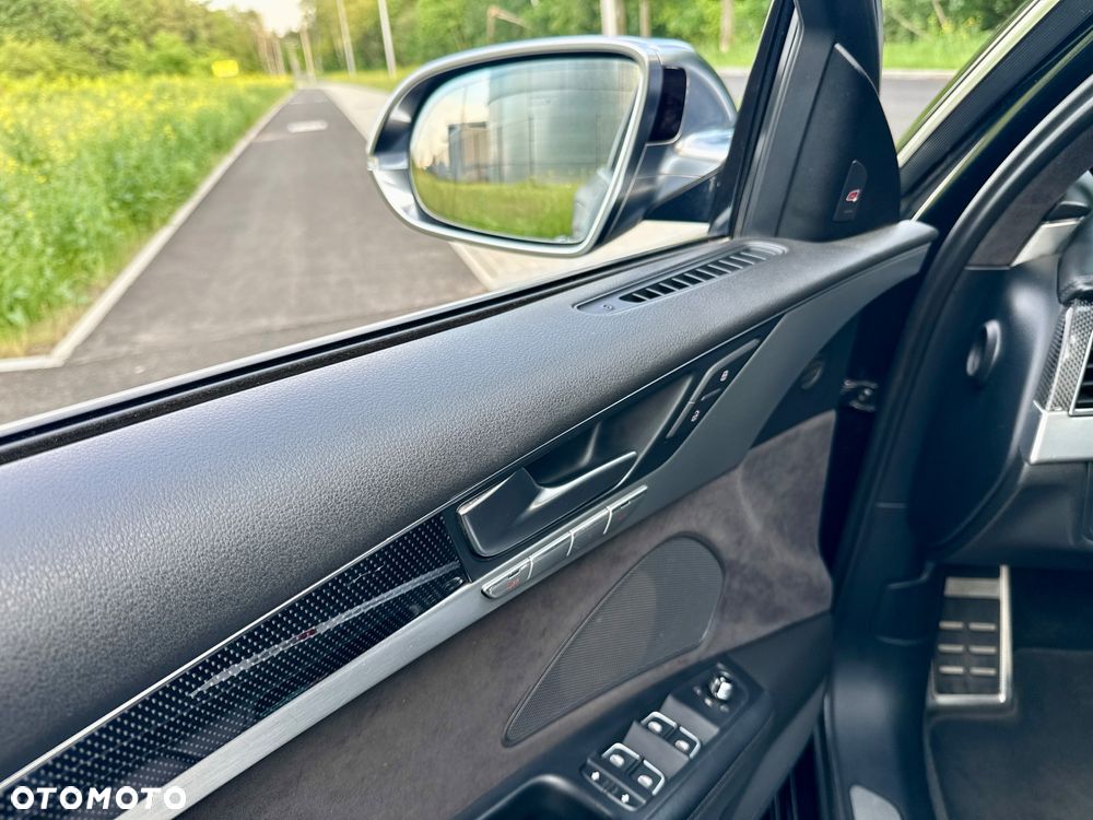 Audi S8 4.0 TFSI Quattro - 33