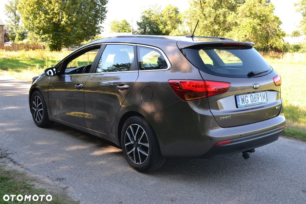 Kia Ceed 1.6 GDI ISG Platinum Edition - 6