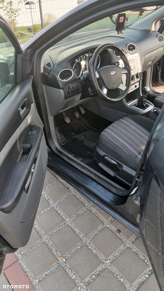 Ford Focus - 25