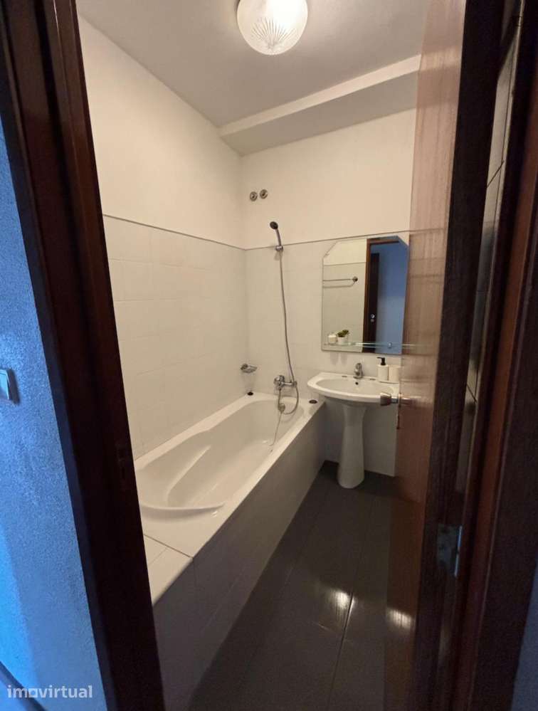 Quarto - localizado em Ramalde Porto - Grande imagem: 5/12