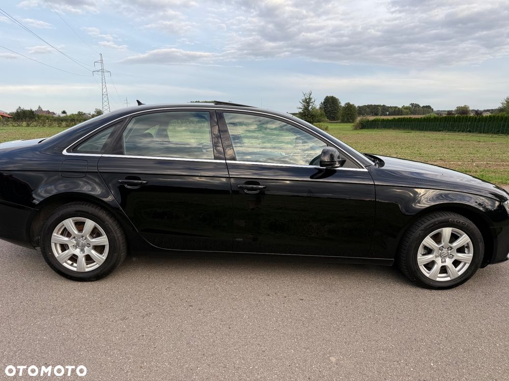 Audi A4 Limousine - 8