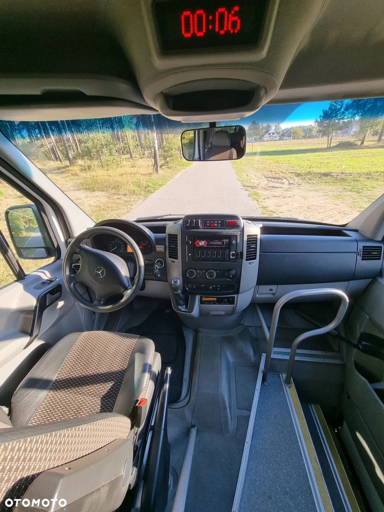 Mercedes-Benz Sprinter - 13