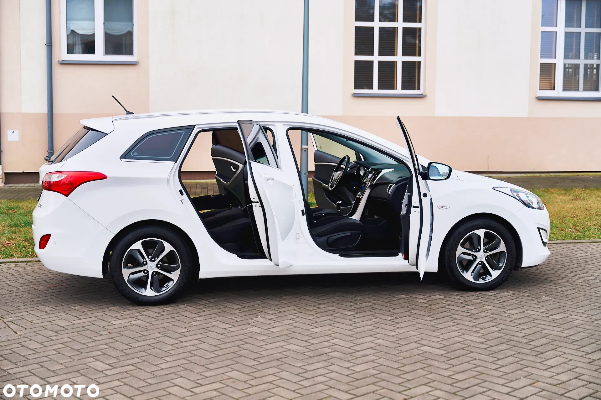 Hyundai i30 1.6 CRDi BlueDrive Comfort - 16
