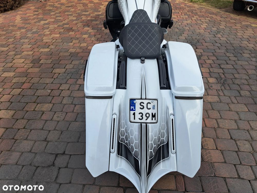 Harley-Davidson Touring Road Glide - 4