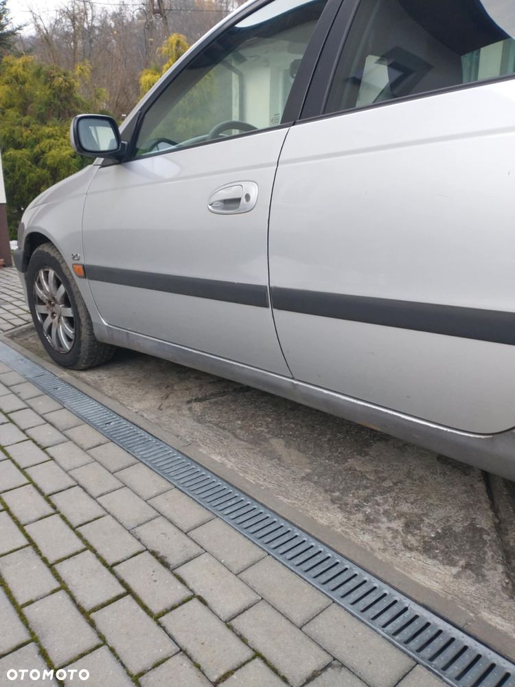 Toyota Avensis 2.0 Sol - 2