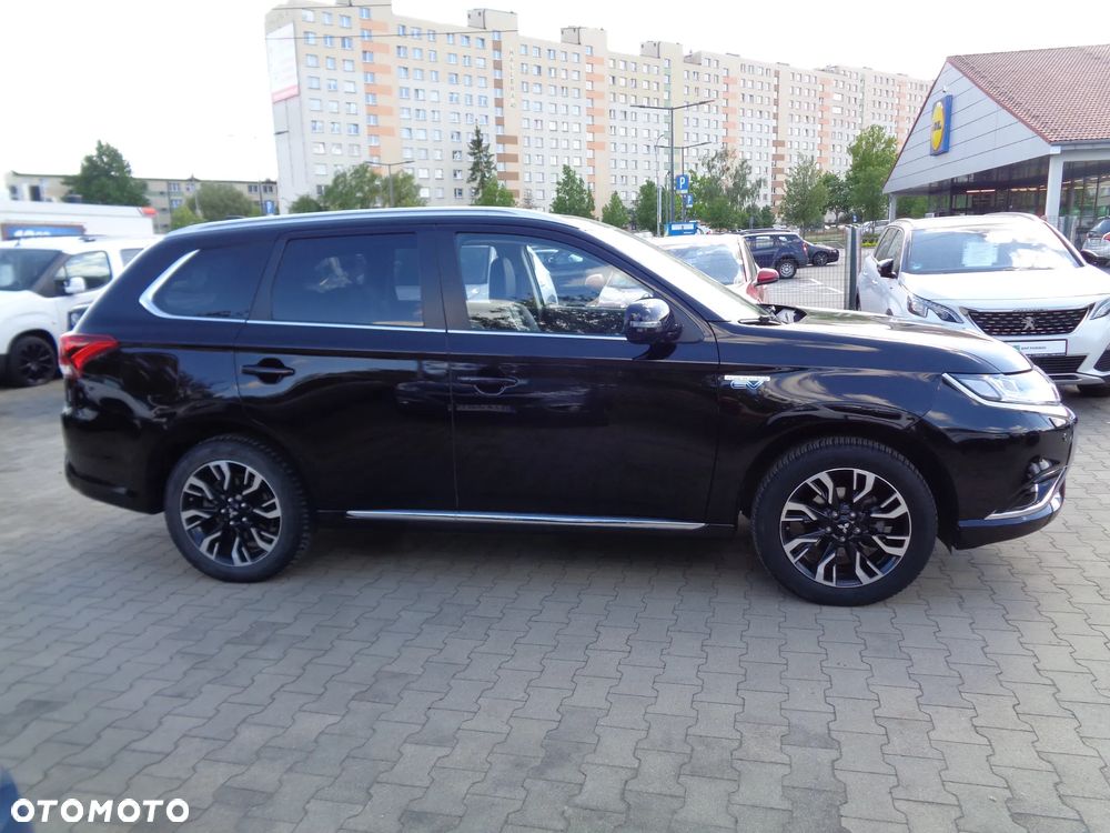 Mitsubishi Outlander 2.0 4WD Top - 5