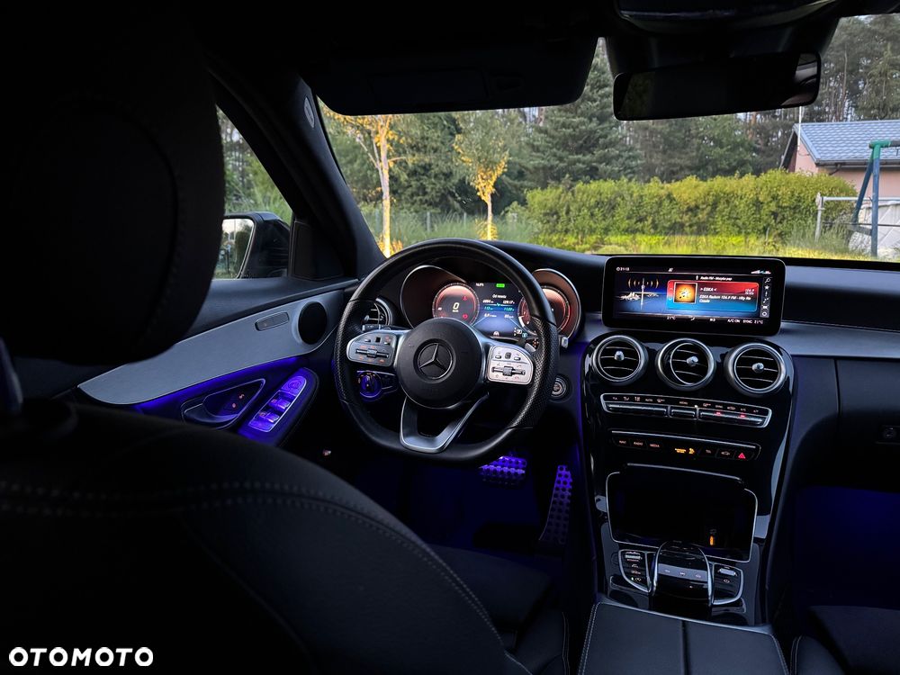Mercedes-Benz Klasa C 200 T 9G-TRONIC AMG Line - 16