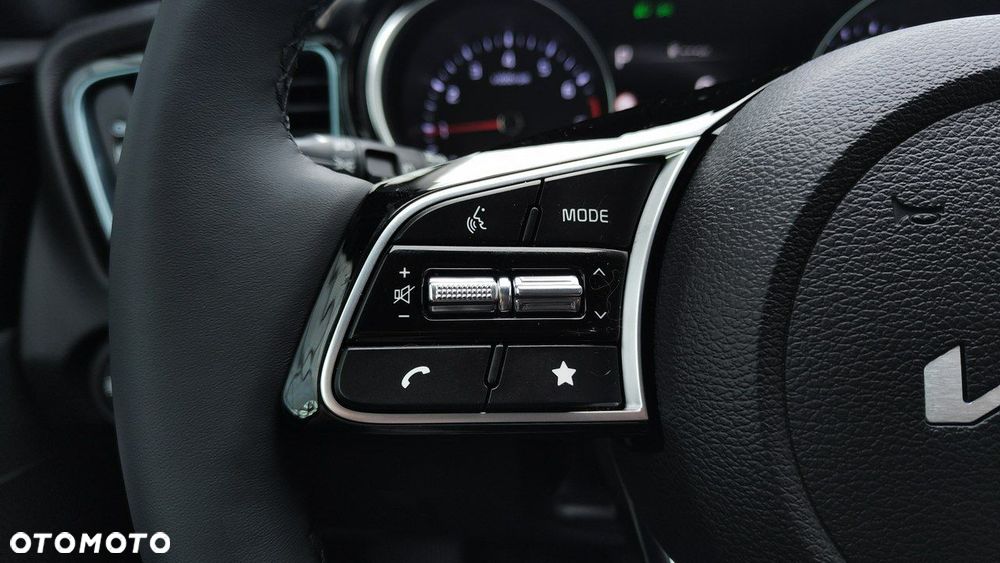 Kia XCeed - 16