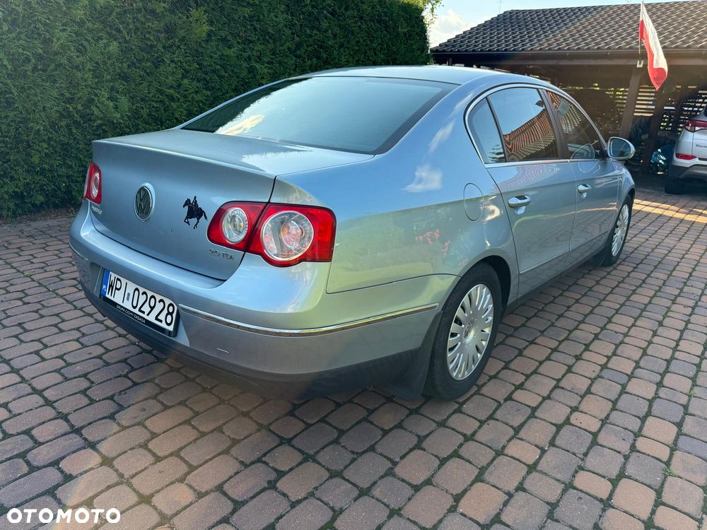 Volkswagen Passat 2.0 TDI Comfortline - 10