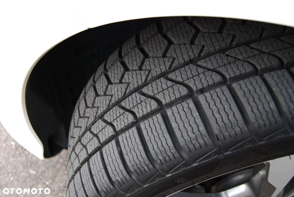 Mercedes-Benz Klasa E 250 CDI 4Matic 7G-TRONIC Avantgarde - 36