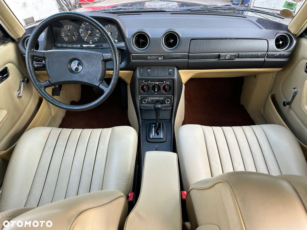 Mercedes-Benz W123 - 21