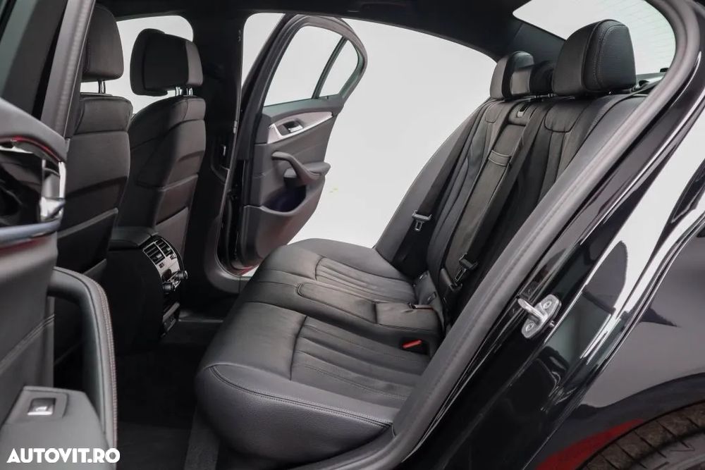 BMW Seria 5 520d AT MHEV - 9