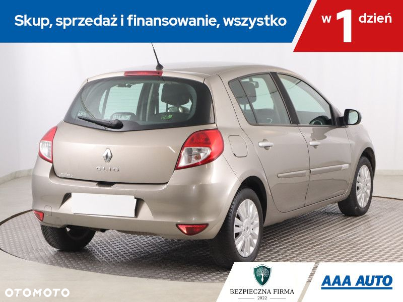 Renault Clio - 6