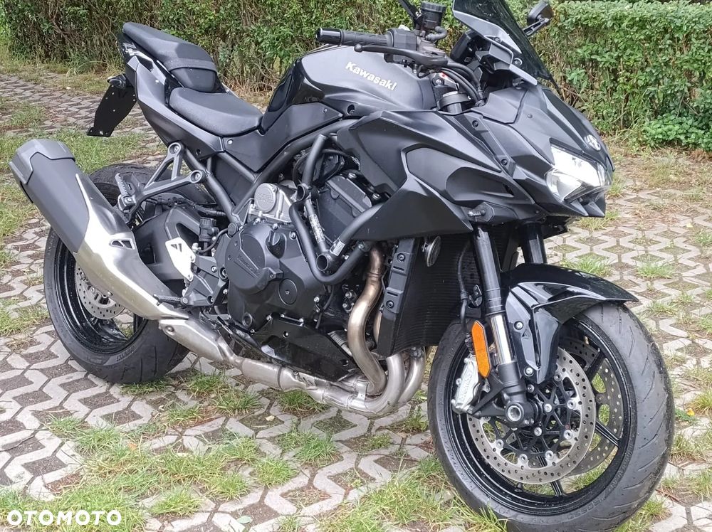 Kawasaki H2 - 2