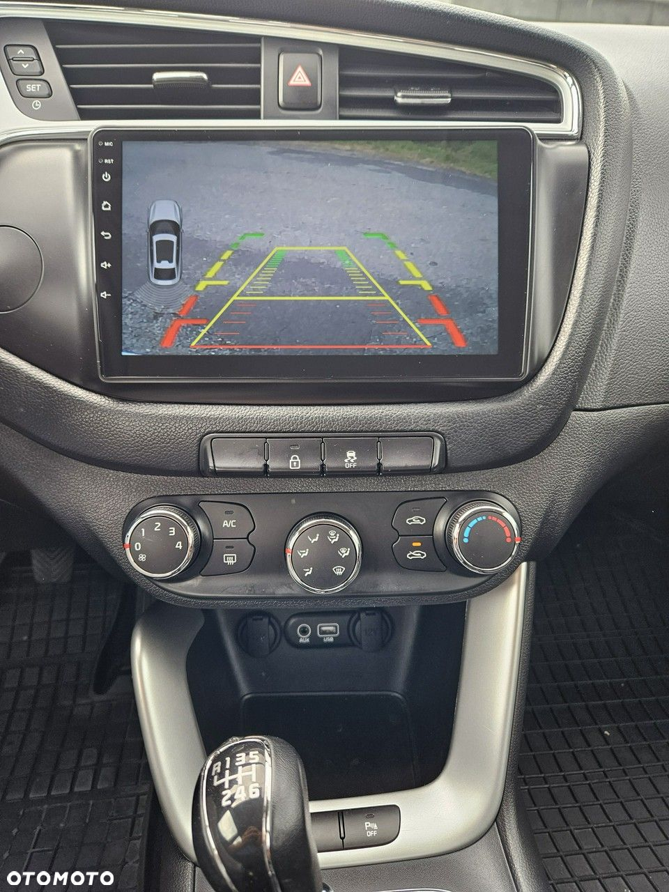 Kia Ceed - 9