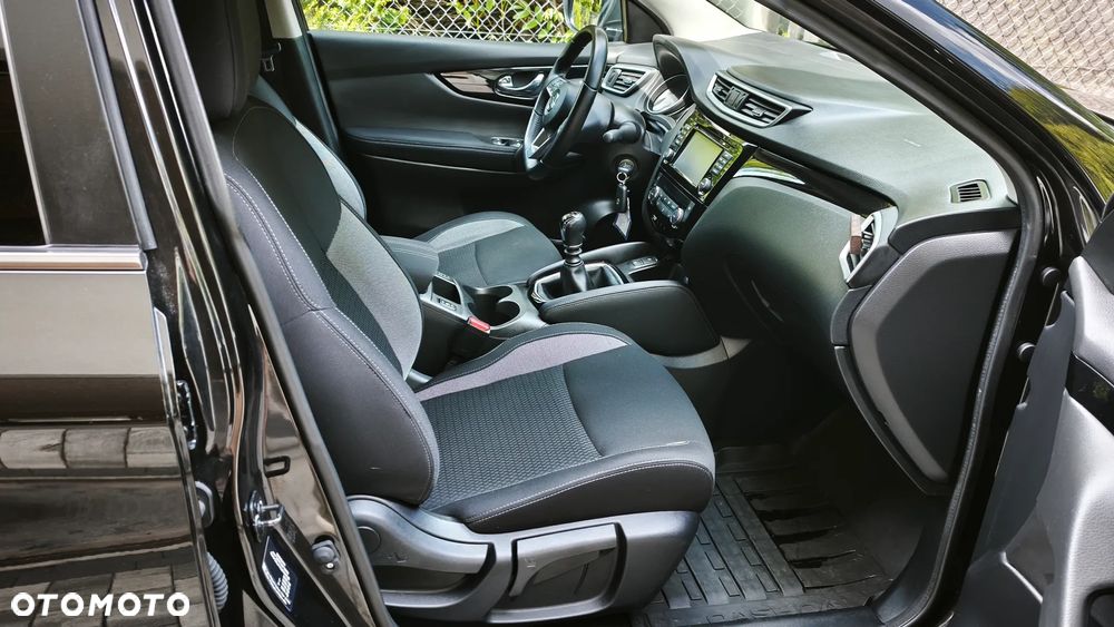 Nissan Qashqai 1.6 dCi 4x4 I-Way - 17