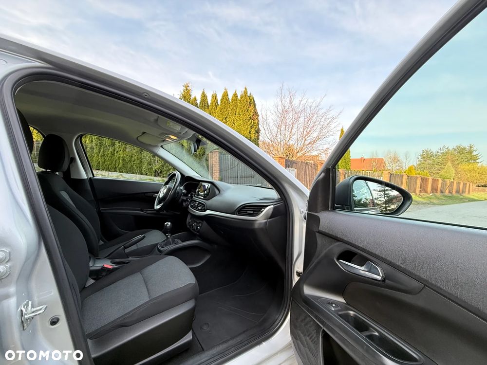 Fiat Tipo 1.4 T-Jet 16v Easy - 25