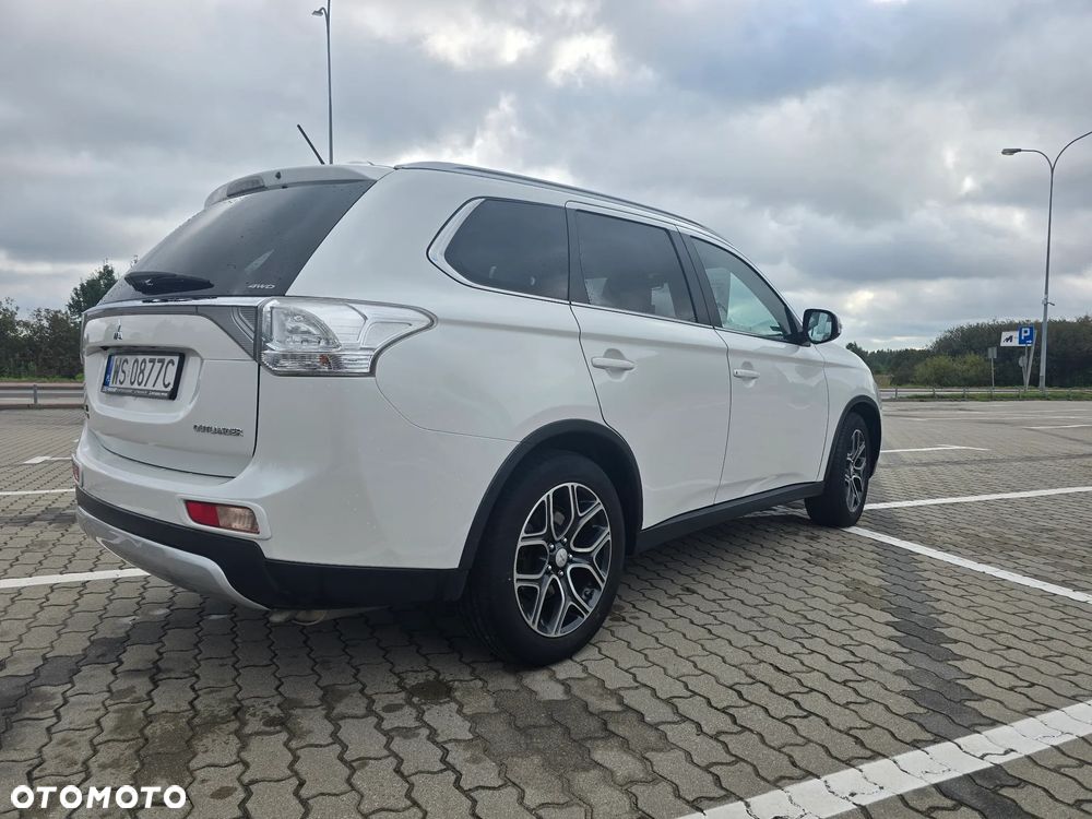 Mitsubishi Outlander 2.0 Instyle Navi CVT - 3