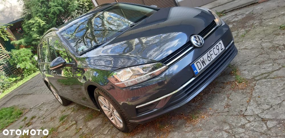 Volkswagen Golf - 1