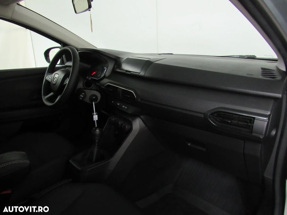 Dacia Logan TCe 90 Essential - 12