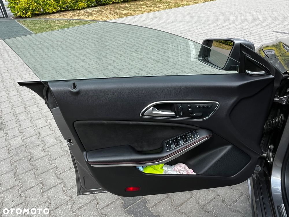 Mercedes-Benz CLA 250 4-Matic AMG Line - 9