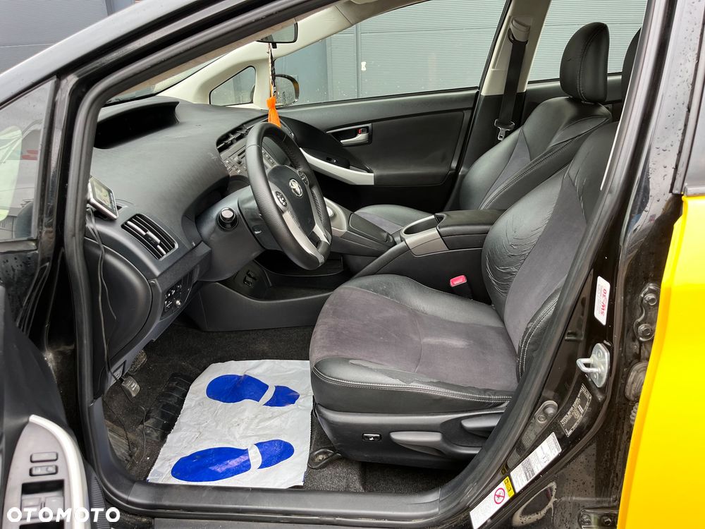 Toyota Prius 1.8 HSD Active - 30