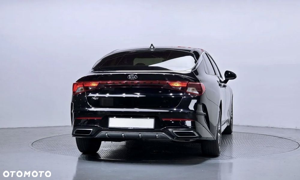 Kia K5 - 5